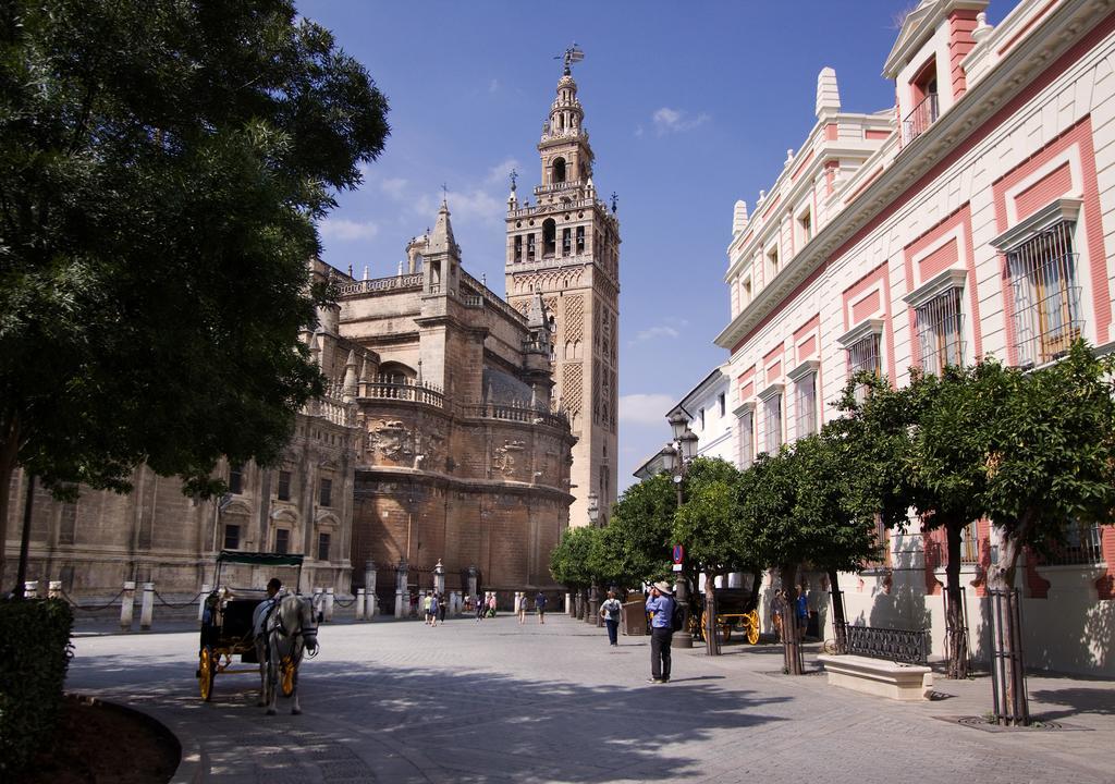 Apartamentos Alemanes Gradas Luxury Seville Exterior photo